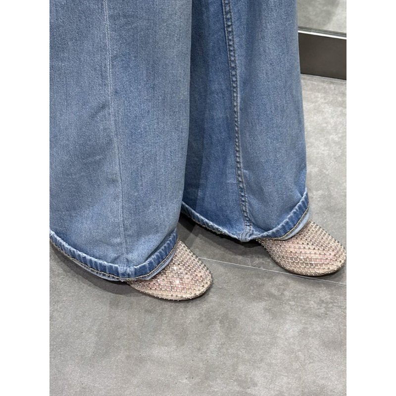 Pantofi Mary Jane cu partea superioară din plasă, toc mic sub 3 cm, închidere cu cataramă