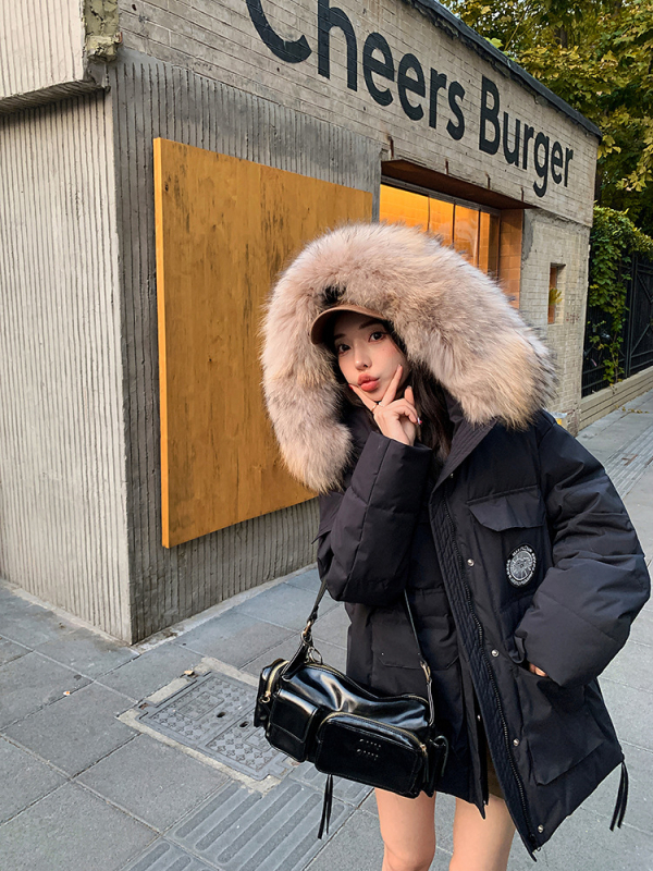 Ženski parka od perja s krznenim ovratnikom lisice, kapuljača, vodootporno (Punilo: bijeli patka perje; Sadržaj perja: 90%+; Ovratnik: krzno lisice; Kapuljača; Vodootporno)