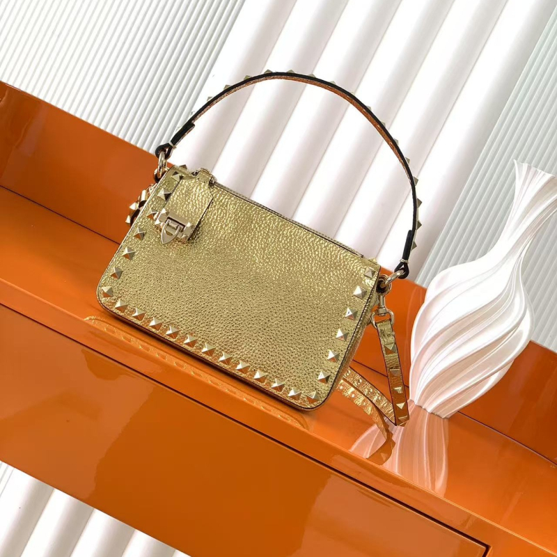 Elegantna ženska kožna crossbody torbica s preklopnim zatvaranjem, s jednom naramenicom, unutarnja podstava od prave goveđe kože, džep za telefon