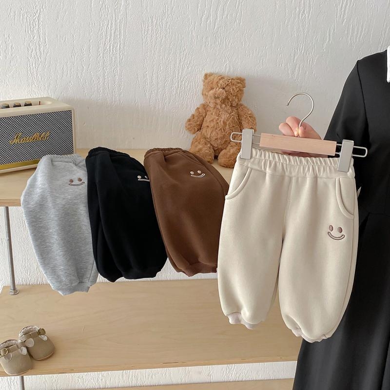 Koreai stílusú gyerek nadrág fleece-béléssel, 85% pamut, 3–8 éveseknek, téli, laza szabású