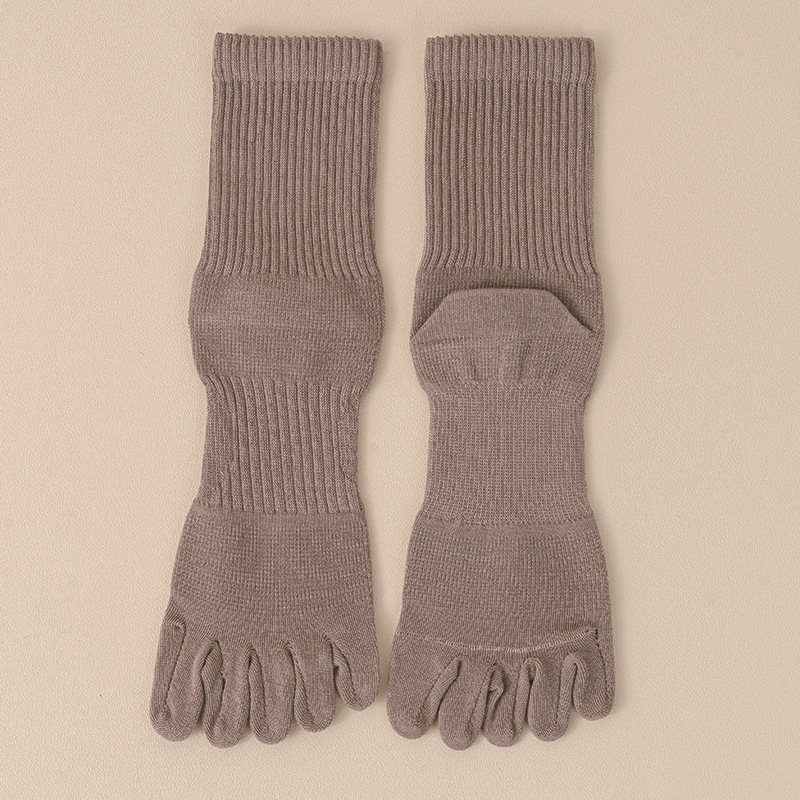 Férfi ötujjú zokni, középmagasságú, antibakteriális, nedvességfelszívó, elválasztott ujjakkal, 70–80% pamut