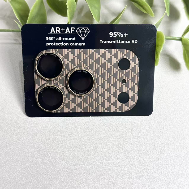 Film pentru lentile cu armură din fibră de carbon pentru iPhone 17 Pro – claritate HD, rezistent la praf, anti-amprentă