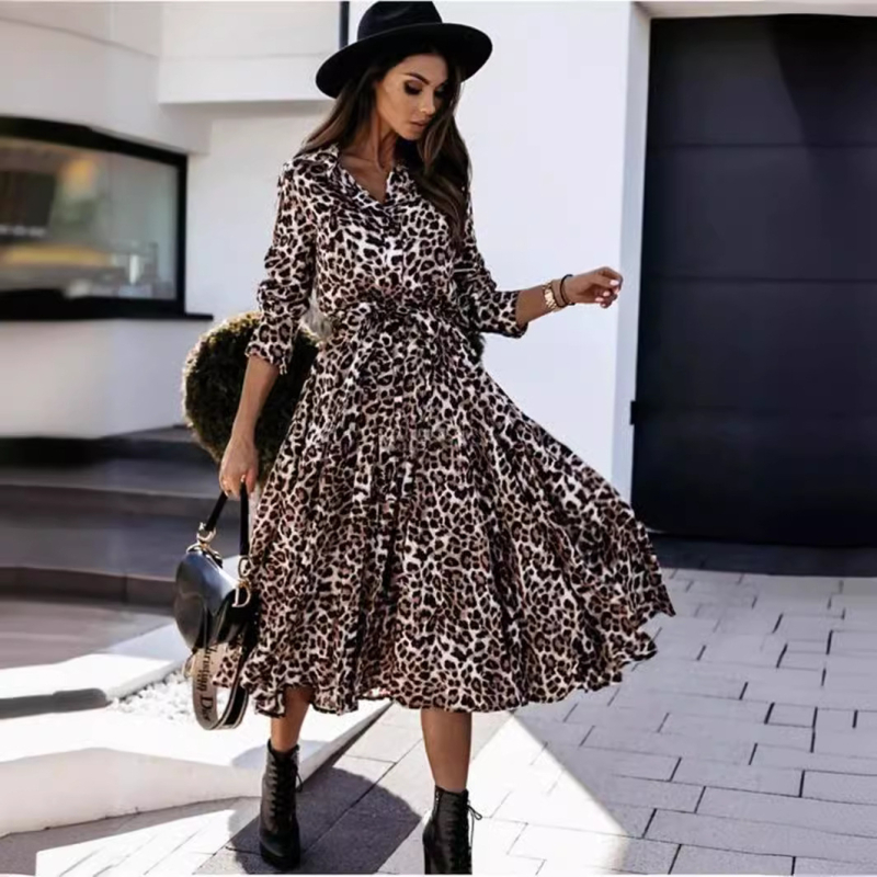 Haljina s leopard uzorkom, dugi rukavi, A-linija silueta, V izrez, midi dužina