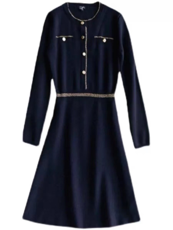 Rochie tricotată cu talie înaltă, croială în A-line, decolteu rotund, mâneci lungi