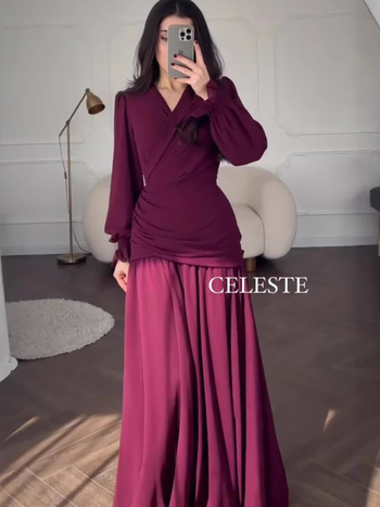 Rochie cu model cu puncte în valuri, talie înaltă, croială A-line, guler pătrat, mâneci clopot