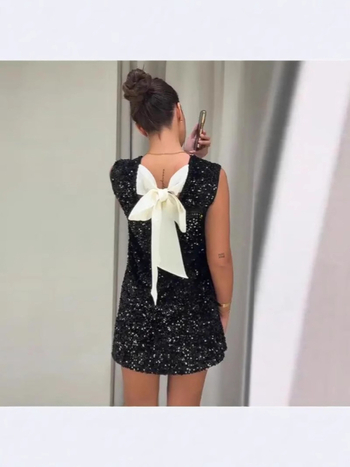 A-vonalú ruha, rövid, kerek nyakú, ujjatlan, poliészter-spandex anyag