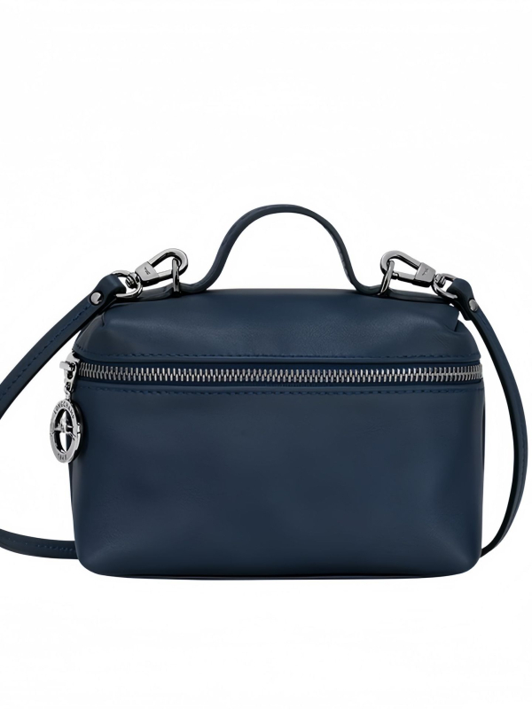 PU-ból készült kis négyzet alakú táska, utcai stílus, vertikális forma, cipzáros nyitás, belső cipzáras zseb és ID-kártya rekesz