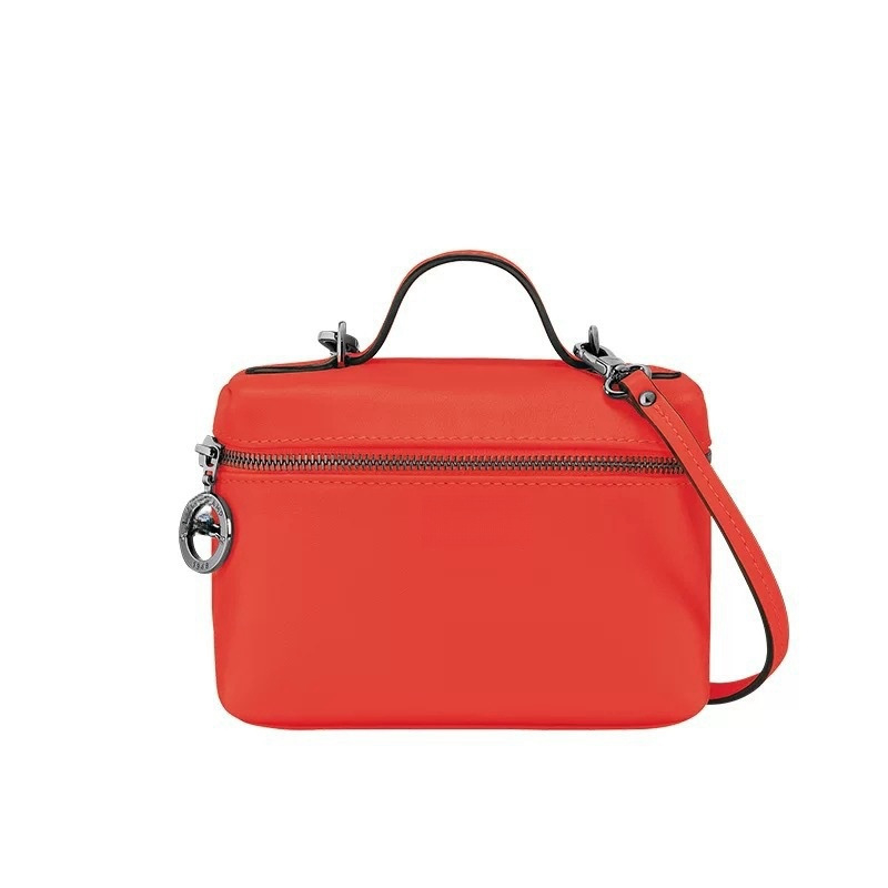 PU-ból készült kis négyzet alakú táska, utcai stílus, vertikális forma, cipzáros nyitás, belső cipzáras zseb és ID-kártya rekesz