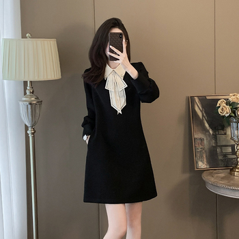 Rochie din bumbac cu gât rotund, mâneci trei sferturi, model asortat culorilor, lungime midi