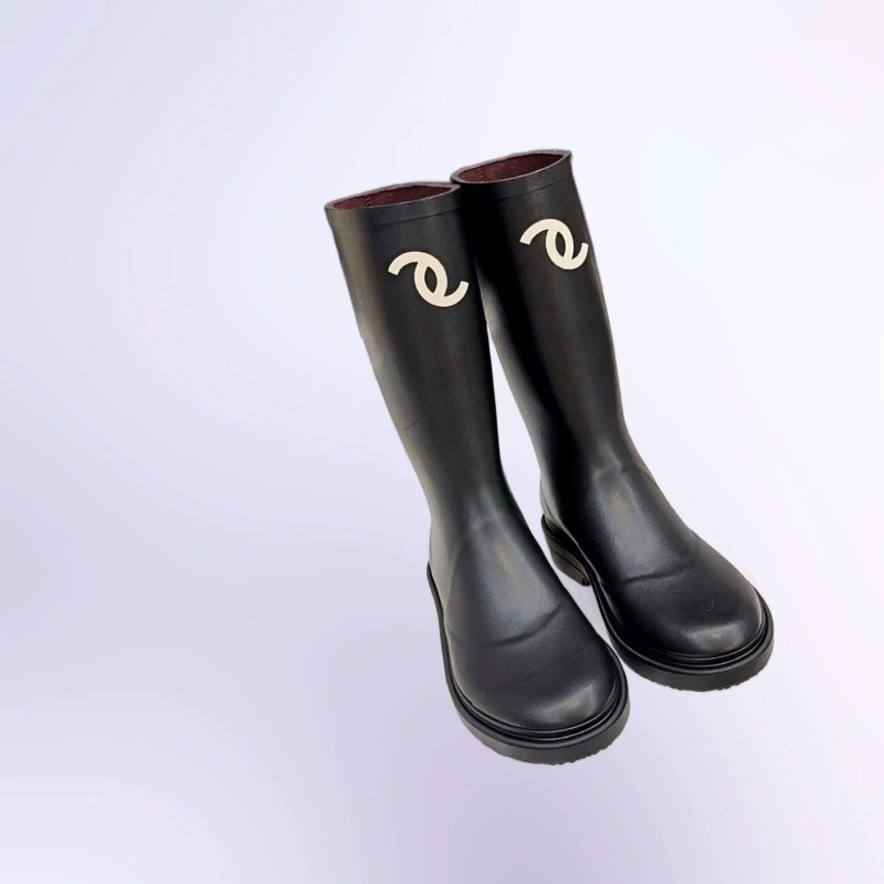 PVC kišne čizme bez šavova, do sredine potkoljenice, slip-on, srednja visina pete 3-5 cm