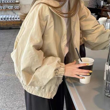 Ženska kratka windbreaker jakna - lagana smjesa spandeksa i regenerirane celuloze, polo ovratnik, zatvarač, udoban slobodan kroj