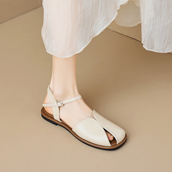 Női francia stílusú nyitott hátsó szandál, egypántos csattal, köru orrú, lélegző felsőrész szuper rostból, gumi talp