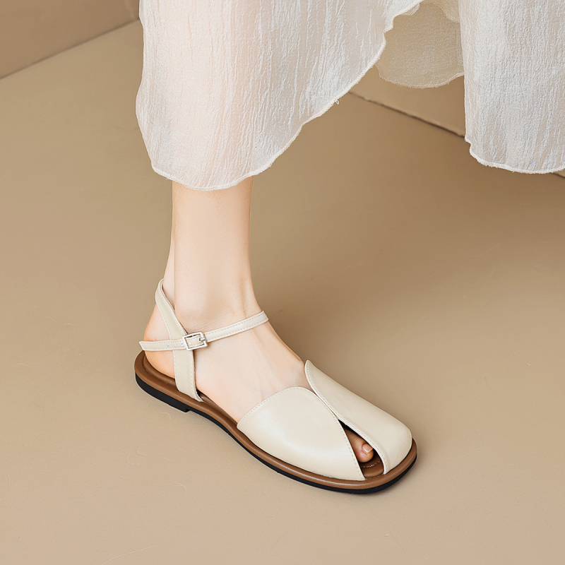 Női francia stílusú nyitott hátsó szandál, egypántos csattal, köru orrú, lélegző felsőrész szuper rostból, gumi talp