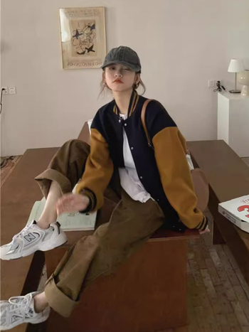 Kaput s polo ovratnikom, flis materijal, dugi rukavi, širok kroj, street hipster stil