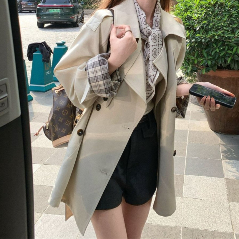 Jachetă damă tip windbreaker, lungime medie, model carouri, cu glugă, material poliester-spandex