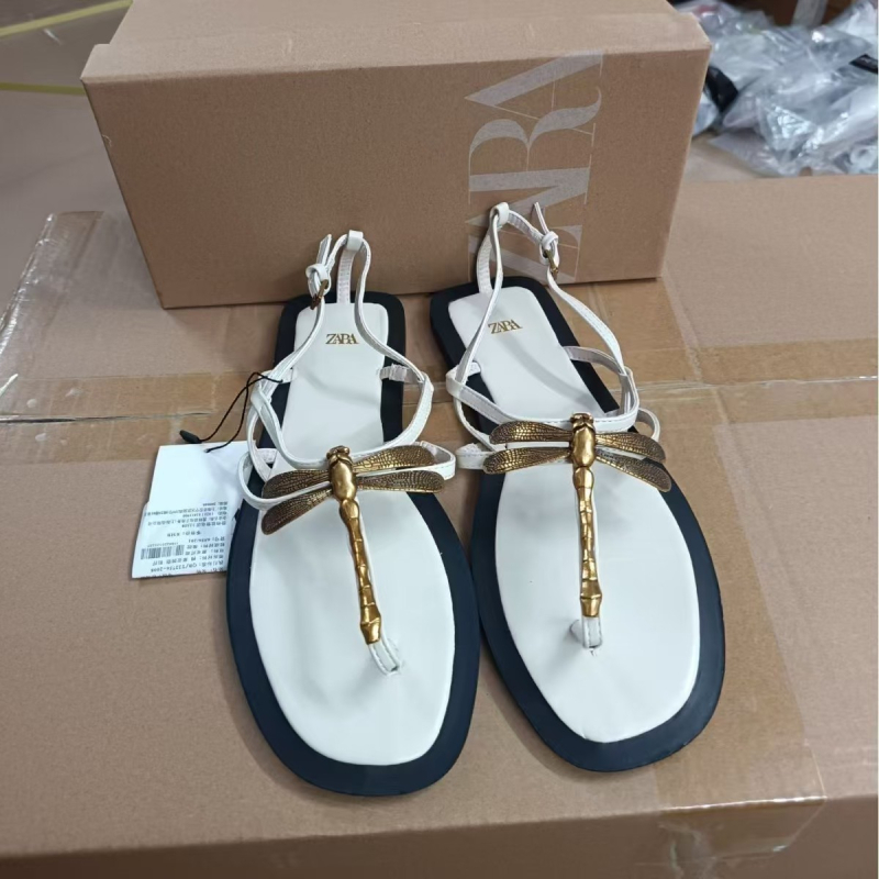 Sandale între degete cu ornament metal Dragonfly, vârf pătrat, talpă plată, partea superioară din super fiber, căptușeală PU, talpă din cauciuc