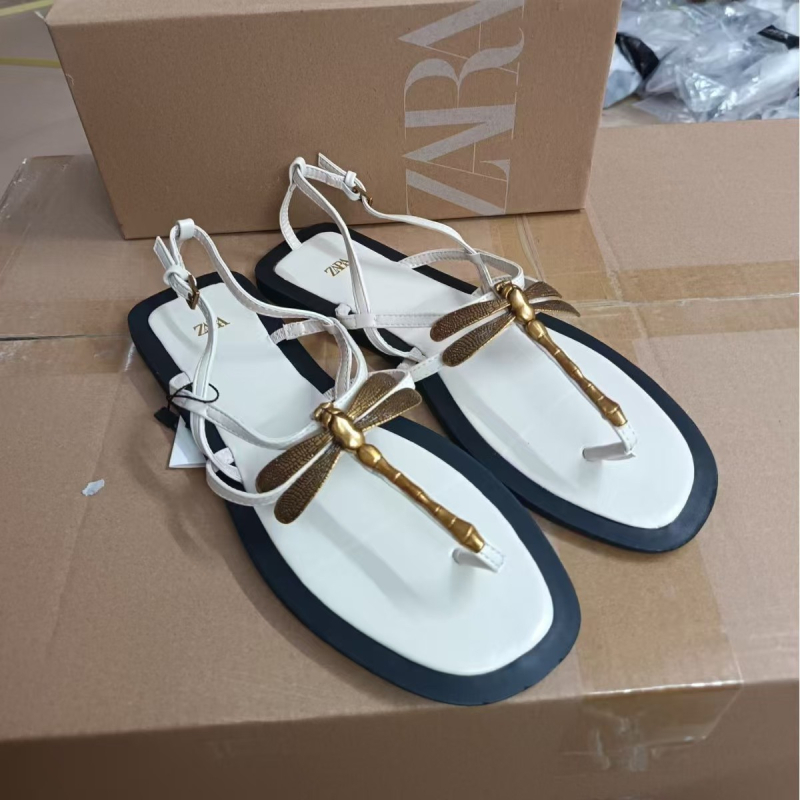 Sandale între degete cu ornament metal Dragonfly, vârf pătrat, talpă plată, partea superioară din super fiber, căptușeală PU, talpă din cauciuc