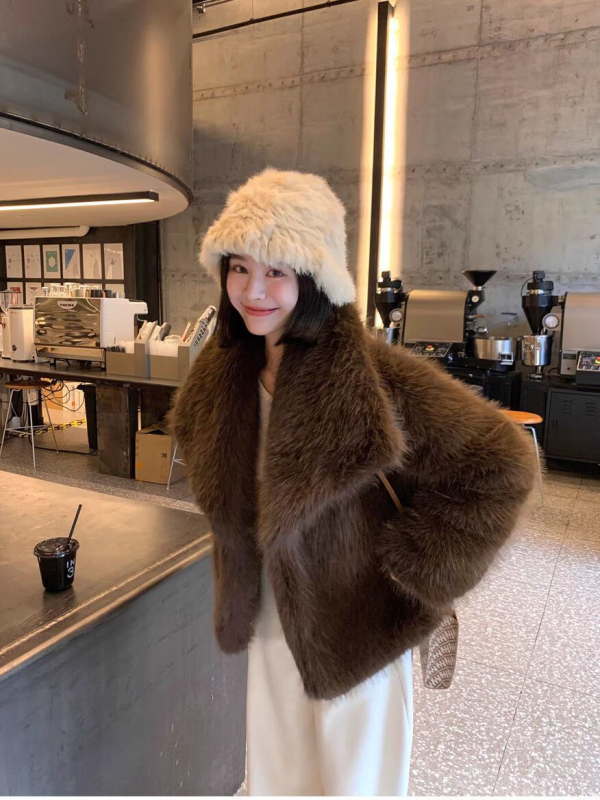 Palton din blană artificială pentru femei, jachetă de iarnă scurtă cu rever, mâneci lungi, stil elegant, blană artificială, iarna 2024