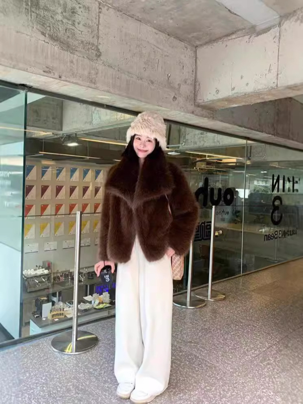 Palton din blană artificială pentru femei, jachetă de iarnă scurtă cu rever, mâneci lungi, stil elegant, blană artificială, iarna 2024