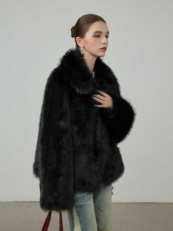 Palton din blană artificială de vulpe - guler pătrat, mâneci lungi; Acrilic 70-80%, Poliester <30%, Material: blană artificială