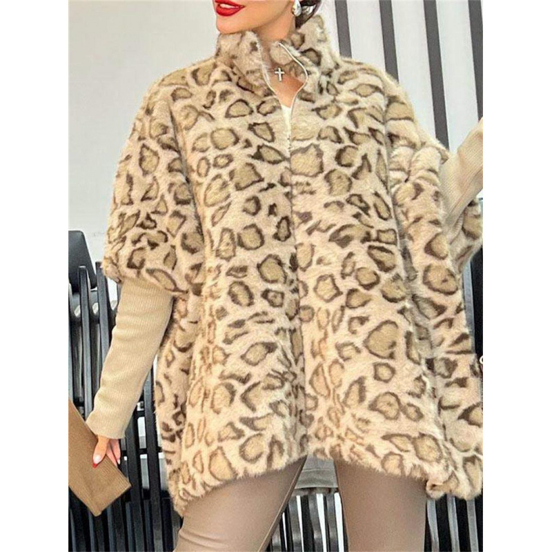 Pelerina od umjetnog krzna s leopard uzorkom, zatvarač i okrugli ovratnik