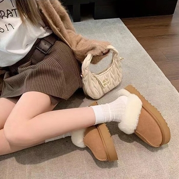Papuci de femei cu partea superioară din nubuc, căptușeală din blană artificială, talpă din cauciuc, slip-on, grosime talpă 0–3 cm, iarnă 2025
