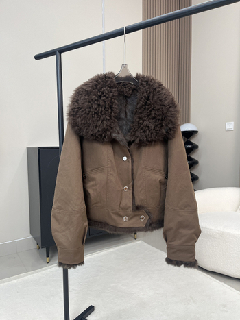 Parka reversibilă din blană de iepure, căptușită cu lână de miel, Iarna 2025