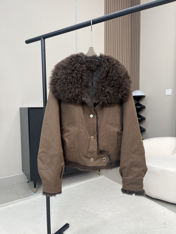 Parka reversibilă din blană de iepure, căptușită cu lână de miel, Iarna 2025