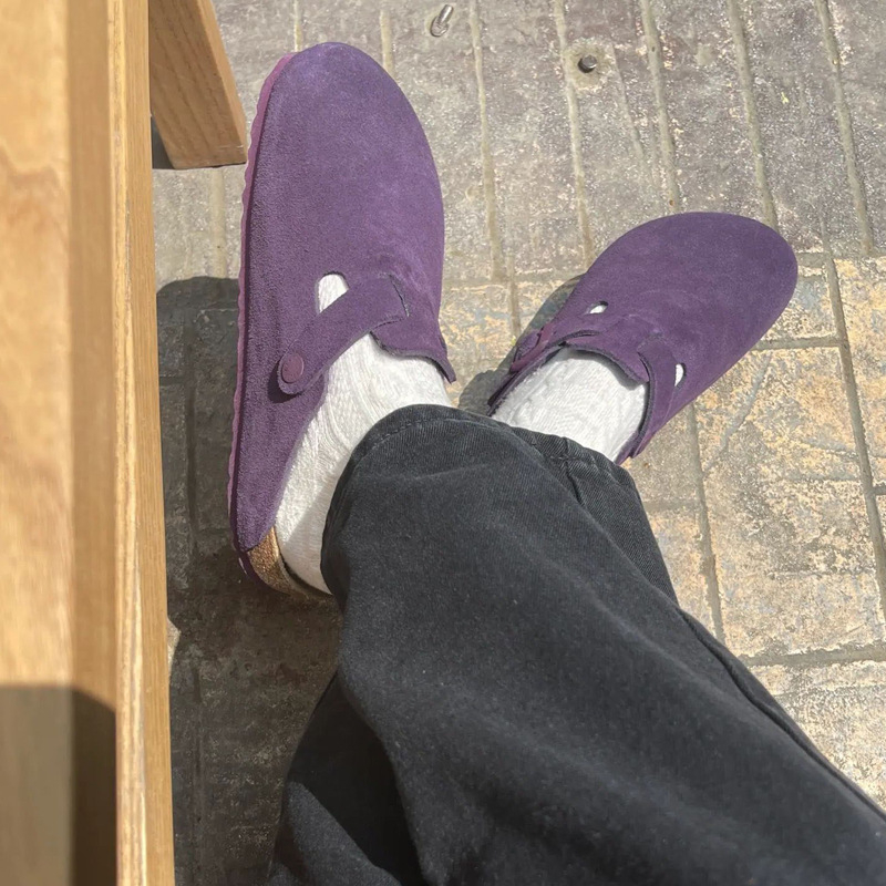 Ženske ravne slip-on cipele s vampom od bikovog velura, koža podstava, gumena podrážka, debljina potplata 3–5 cm, ravni đon; protuklizno, otporno na habanje, podrška