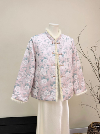 Ženska reverzibilna jakna s punom od bijele patke i pravog minka, stojeći ovratnik, dugi rukavi, standardna duljina, zima 2025