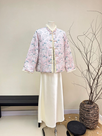 Ženska reverzibilna jakna s punom od bijele patke i pravog minka, stojeći ovratnik, dugi rukavi, standardna duljina, zima 2025