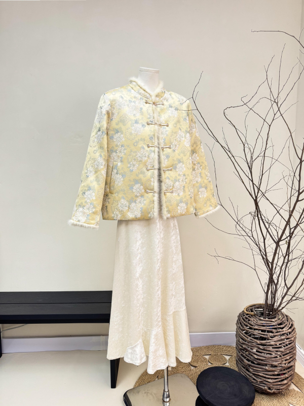 Ženska reverzibilna jakna s punom od bijele patke i pravog minka, stojeći ovratnik, dugi rukavi, standardna duljina, zima 2025