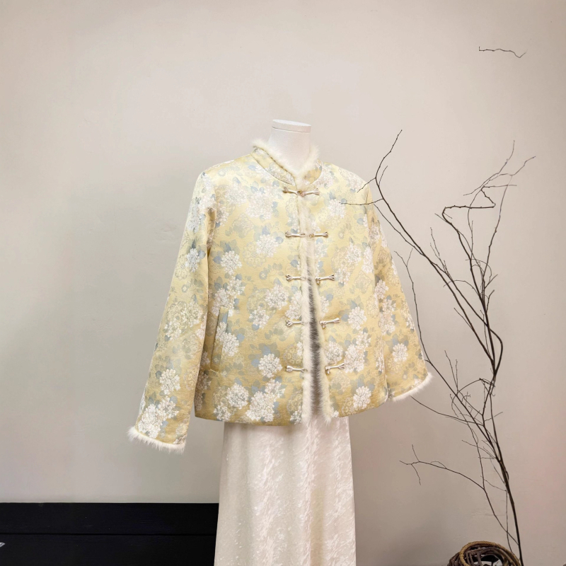 Ženska reverzibilna jakna s punom od bijele patke i pravog minka, stojeći ovratnik, dugi rukavi, standardna duljina, zima 2025