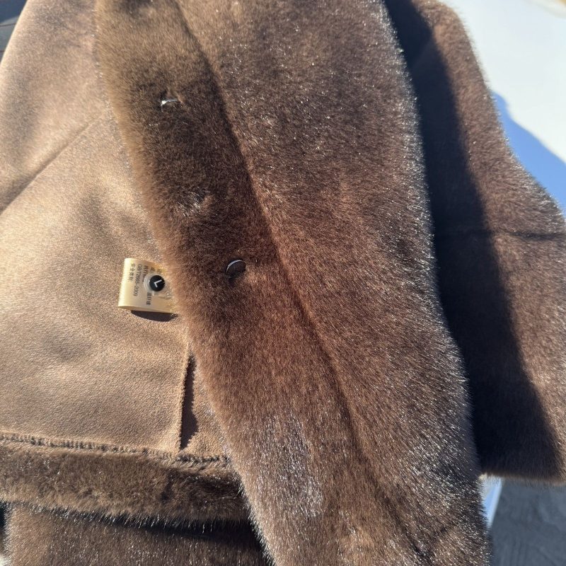 Srednje duljine krzneni kaput sa stojećim ovratnikom, stil kraljice sestre, za odrasle žene