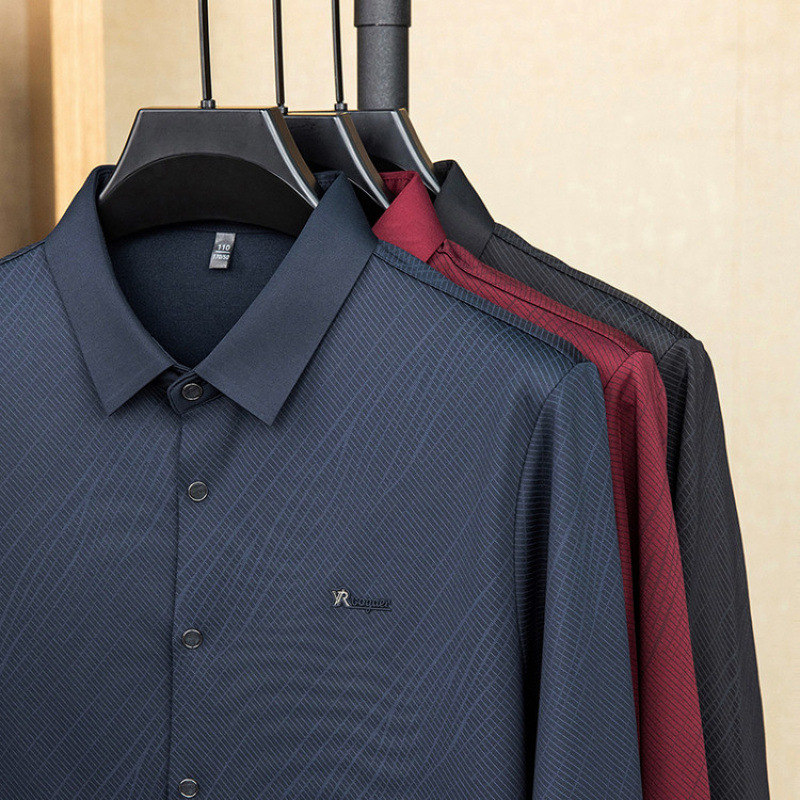 Muška košulja - slim fit, široki ovratnik, dugi rukavi, jednobojni uzorak, 100% poliester