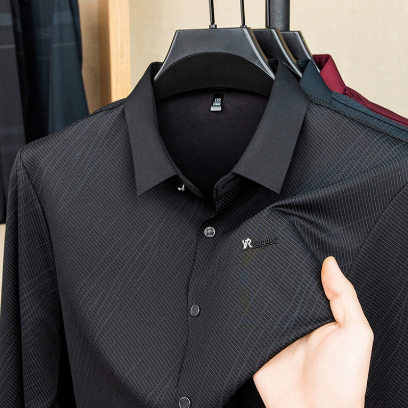 Muška košulja - slim fit, široki ovratnik, dugi rukavi, jednobojni uzorak, 100% poliester