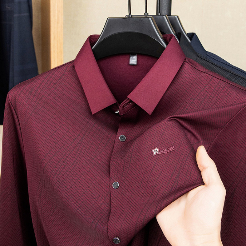 Muška košulja - slim fit, široki ovratnik, dugi rukavi, jednobojni uzorak, 100% poliester