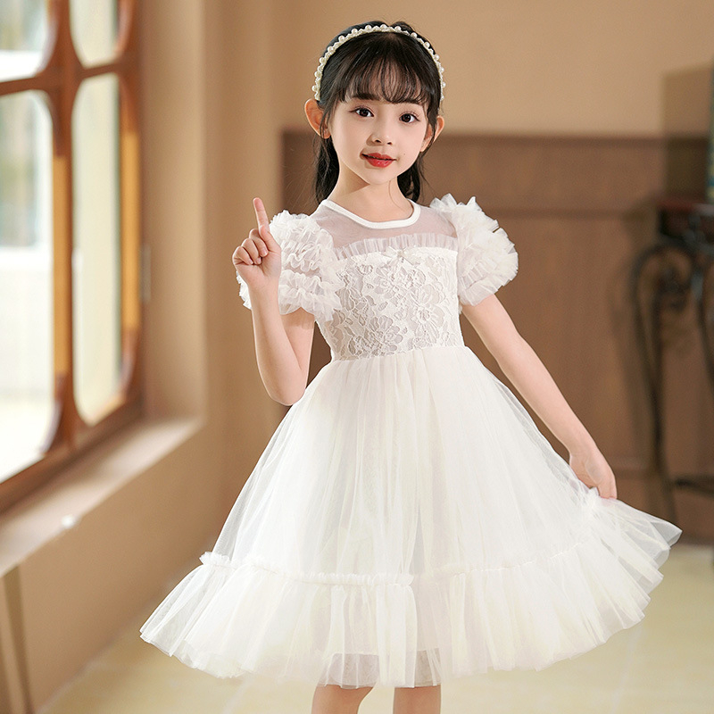 Φόρεμα κοριτσίστικο Πριγκίπισσα με δαντέλα: κύριο ύφασμα πολυεστέρας, φόδρα 85% βαμβάκι, φουσκωτά μανίκια, για 3–8 ετών