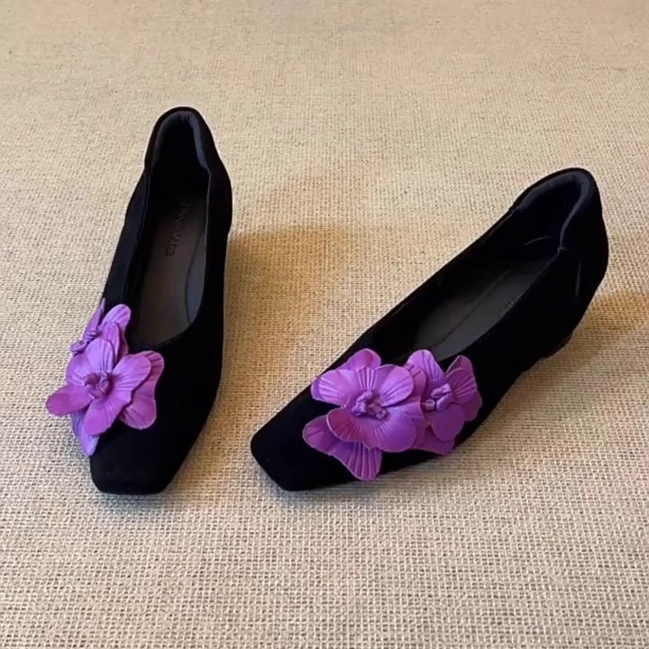 Sandale od kozje kože s cvjetnim izrezima, uski vrh, 3 cm klin, vintage stil