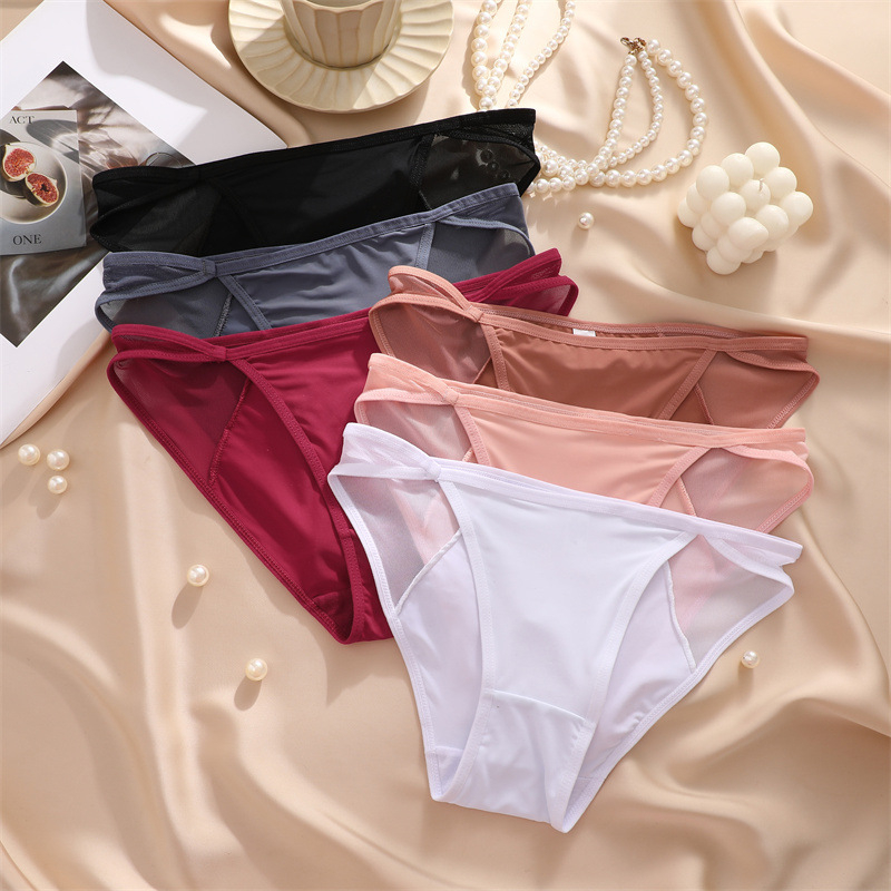 Ženske bikini gaćice od najlona 70–80%, podstava u području prepona od pamuka, bez vidljivih tragova, brzo se suše, prozračne