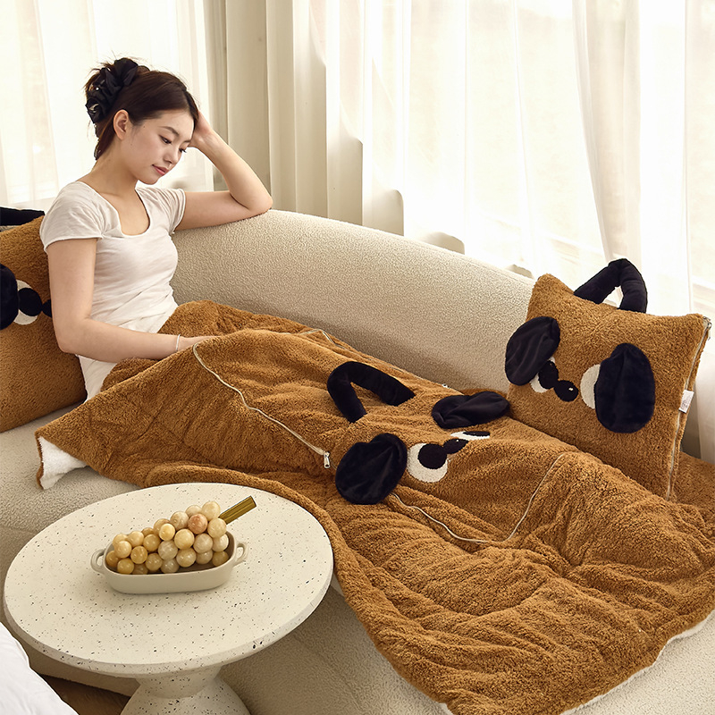 Panya 2-v-1 vankúšová prikrývka, mäkký plášť, výplň z vlákien peria, vyšívaný karikatúrny vzor, kreslený štýl