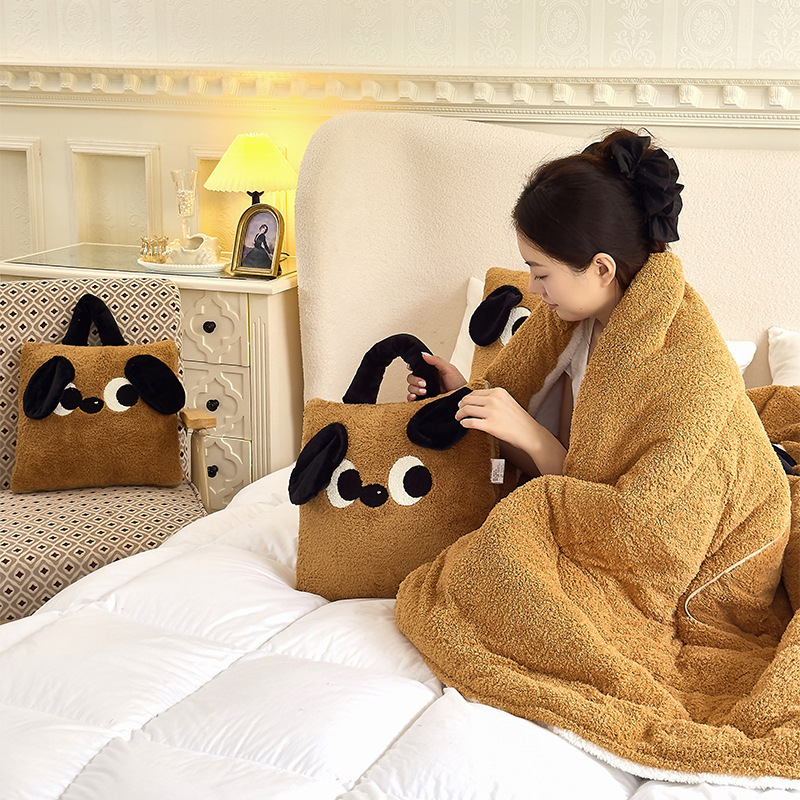 Panya 2-v-1 vankúšová prikrývka, mäkký plášť, výplň z vlákien peria, vyšívaný karikatúrny vzor, kreslený štýl