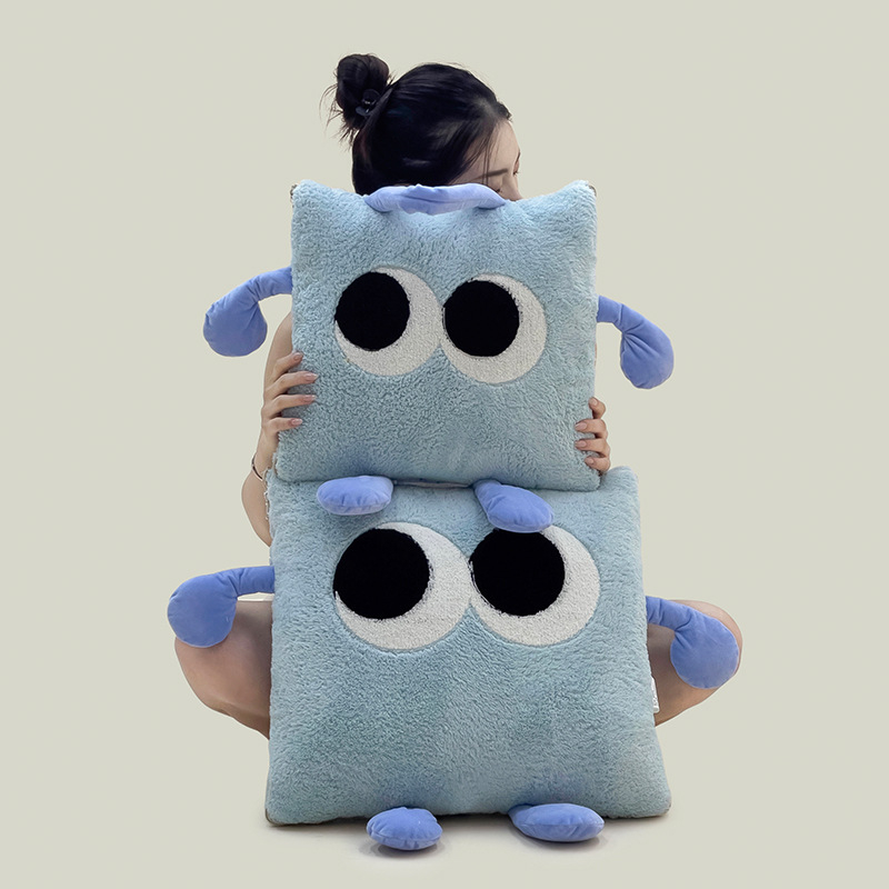 Panya 2-v-1 vankúšová prikrývka, mäkký plášť, výplň z vlákien peria, vyšívaný karikatúrny vzor, kreslený štýl