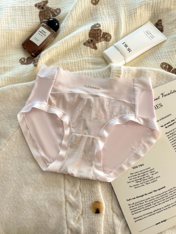 Ženske antibakterijske gaćice od najlona sa srednjim strukom i čipkom (Jacquard tkivo, podstava od Mulberry svile, antibakterijska funkcija)