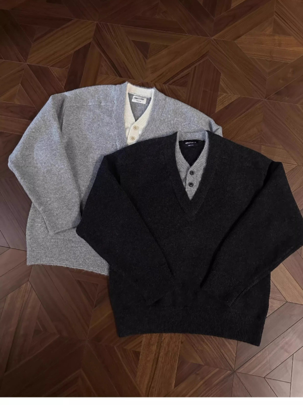 Pleteni džemper s retro dizajnom lažnog dvodijelnog, V-izrez, širok kroj, zadržava toplinu, bez glačanja