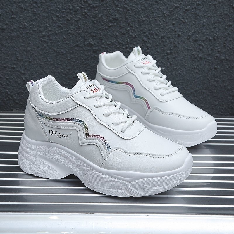 Ženske tenisice tipa dad shoes s kožnim gornjim dijelom, skriveni porast visine, klinički pet 6–8 cm, mekani injekcijski đon, PU ulošak