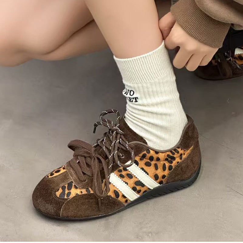 Ženske tenisice s leopard uzorkom, vezanje, gornji dio od konjskih dlaka, oštar nos, srednje visok pet 3-5 cm