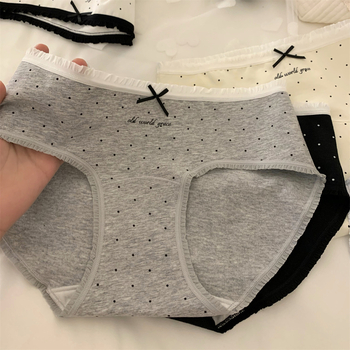 Ženske pamučne antibakterijske gaćice, prozračne, srednja visina struka, pleteni materijal, uzorak valova