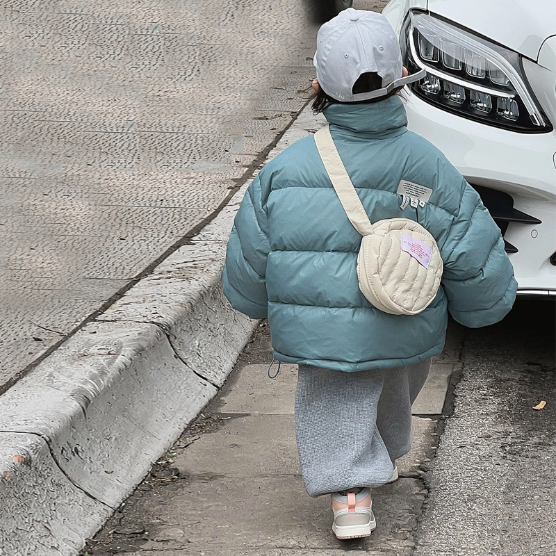 Gyerekeknek szóló tollas téli kabát 2025, uniszex, rövid fazon, koreai stílus, töltet 81–85% tollal, bélés poliészter