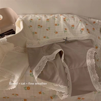 Ice Silk ženske gaćice, srednja talija, jednobojne, prozračne, antibakterijske, pletene, glavni materijal: najlon 90–95%, pamukova podstava u preponama, udobnost kroz sve sezone
